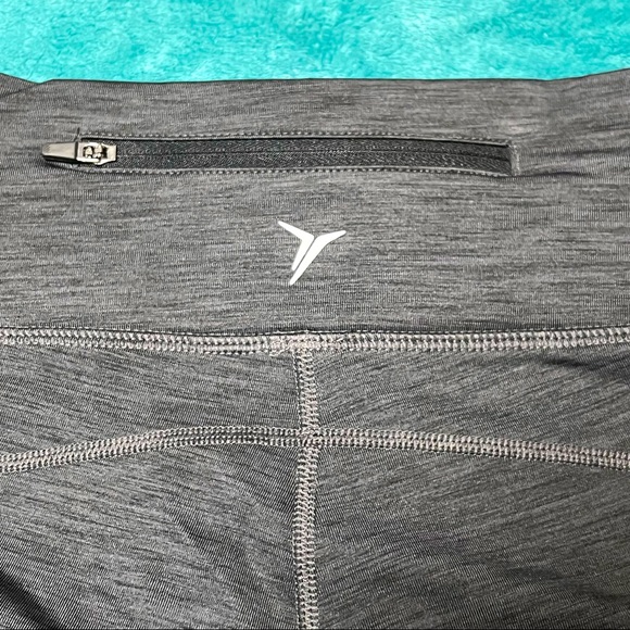 ๐3/40๐ OLD NAVY ACTIVE Go-Dry Leggings - Picture 2 of 3